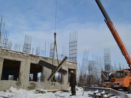 В Черногорске продолжается возведение детской поликлиники