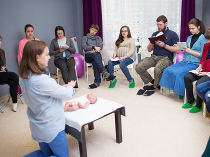 Будущих родителей Хакасии приглашают на встречу в перинатальном центре