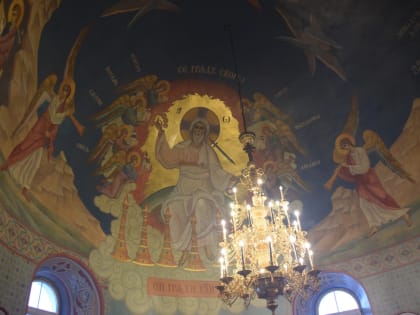 В Неделю 33-ю по Пятидесятнице Преосвященный Владыка совершил Божественную Литургию в Градо-Абаканском Константино-Еленинском храме