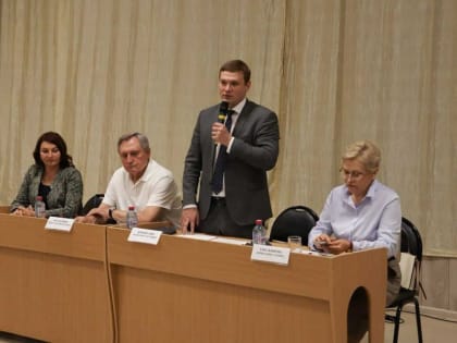 Встреча главы Хакасии с активом Алтайского района