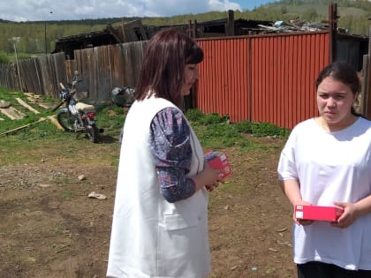 Минстрой Хакасии поздравил ребят из подшефных сел с  Днем защиты детей