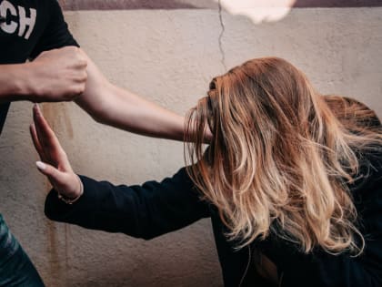 Житель Хакасии отправится на 9,5 лет в колонию строго режима за убийство 19-летней подруги