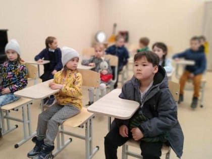 Первоклассников по весне считают: с 1 апреля в Абакане началась запись детей в первые классы