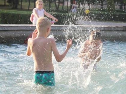 Почему купаться в фонтане - отвратительно