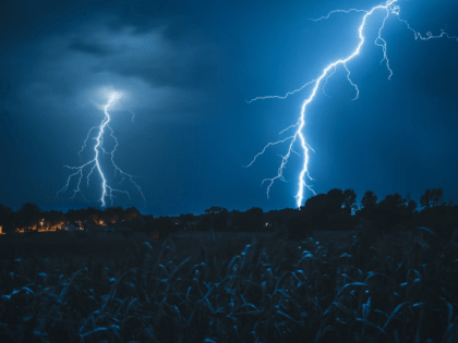 В Хакасии в понедельник возможны грозы и усиление ветра