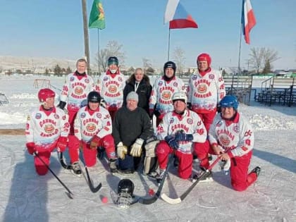 Турнир по хоккею с мячом среди ветеранов прошел в Аскизе