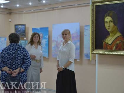 Если душа просит творчества: в Абакане открылась выставка художников-любителей