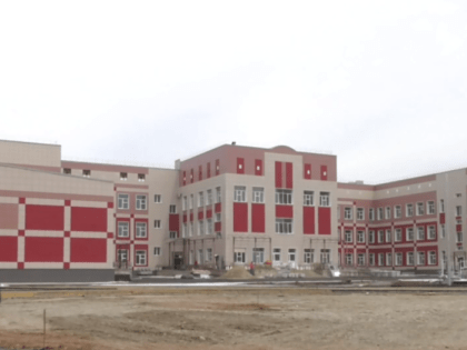 Строительство школы на 1000 мест в Абакане подходит к концу