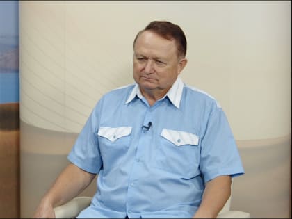 Директор института естественных наук и математики ХГУ Василий Анюшин - в "Вопросе дня"