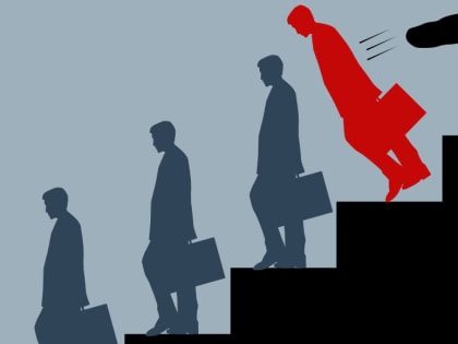 Главу Хакасии провоцируют «пустить кровь» своей команде?