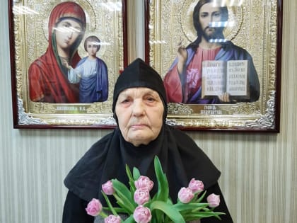 Старейшей насельнице женской монашеской общины при Богородице-Рождественском храме в Черногорске монахине Анне (Чурсиной) исполнилось 90 лет