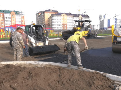 Вокруг строящегося детского сада «Дашенька» продолжается благоустройство территории