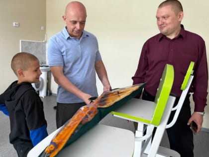 Сокол проверил, как по народной программе в селе Хакасии ремонтируют школу 1965 года постройки