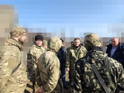 Валентин Коновалов встретился в ЛНР с бойцами из Хакасии