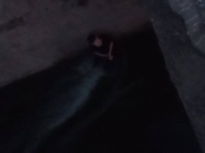 Юноша упал в реку с высоты 7 метров в Красноярском крае