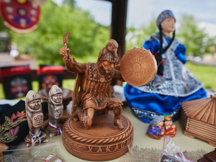 559 изделий заявлено на участие в окружном этапе Всероссийского конкурса «Туристический сувенир — Сибирь», финал которого пройдёт в Абакане