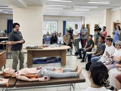 Единоросс Бадма Башанкаев провел мастер-класс по оказанию первой медпомощи для преподавателей и студентов ХГУ