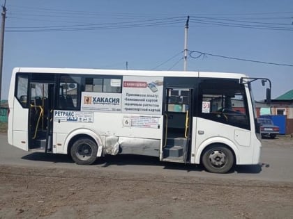 В Абакане 84-летний пенсионер на «Волге» таранил маршрутку, пострадали восемь человек