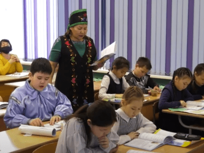 В России впервые выберут лучшего учителя родного языка и родной литературы