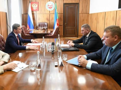 Валентин Коновалов встретился с начальником Управления на транспорте МВД России по Сибири Игорем Бояриновым