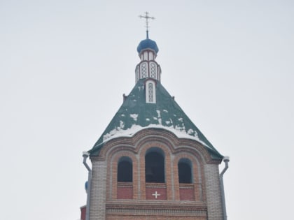 В Неделю по Рождестве Христовом, в день празднования Собора Пресвятой Богородицы, Преосвященный Владыка совершил Божественную Литургию в Богородице-Рождественском храме в Черногорс