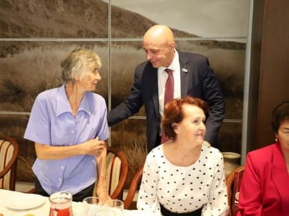 Сергей Сокол встретился с ветеранами парламента Хакасии