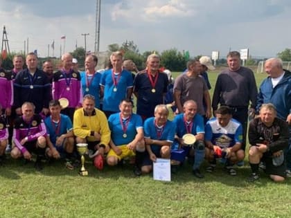 В Республике Хакасия прошли два турнира ветеранов футбола