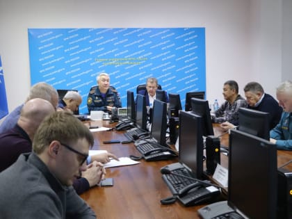 Правительство Хакасии совместно с региональным управлением МЧС и другими ведомствами контролируют прохождение сильных морозов