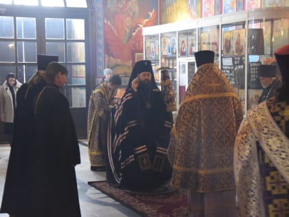 В среду первой седмицы Великого поста архипастырь совершил вечернюю Литургию Преждеосвященных Даров и чтение Великого покаянного канона