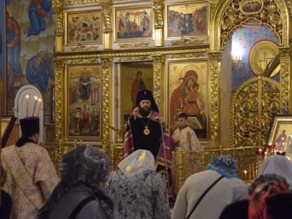 В день праздника Обрезания Господня и святителя Василия Великого архипастырь совершил Божественную Литургию в Спасо-Преображенском кафедральном соборе