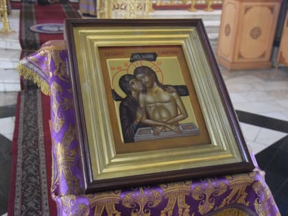 В пятницу первой седмицы Святой Четыредесятницы Правящий архиерей совершил вечернюю Литургию Преждеосвященных Даров и освящение колива