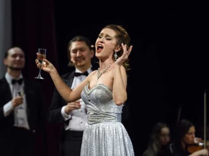 Жители Хакасии просят повторить концерт "Король оперетты"