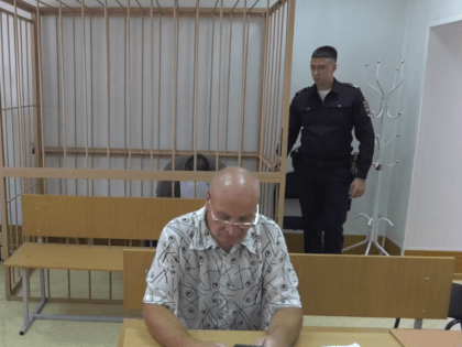 Громкое дело: в Абакане начались заседания по делу тувинца, напавшего на друга с топором