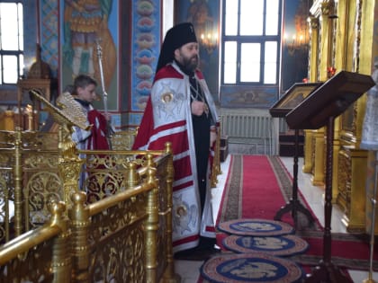 Архиерейское служение в Троицкую родительскую субботу