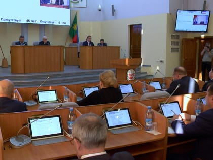 Депутаты утвердили заместителей главы Хакасии и приняли бюджет республики на следующий год