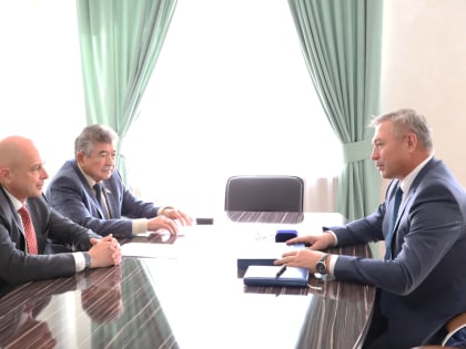 Сергей Сокол провел рабочую встречу с руководителем Управления федерального казначейства по Хакасии Рамилем Аввясовым