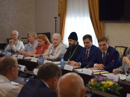 Архиепископ Ионафан принял участие в заседании Общественнной палаты
