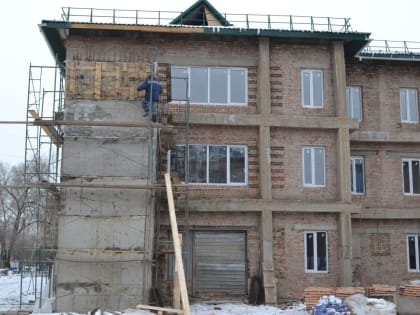 Республиканскую детскую больницу начали оснащать медицинским оборудованием