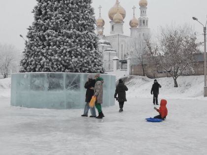 В новогодние каникулы все на коньки!