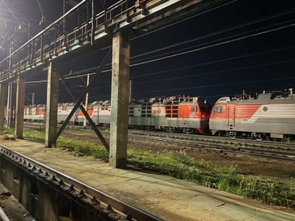 В Хакасии под тепловозом погиб мужчина