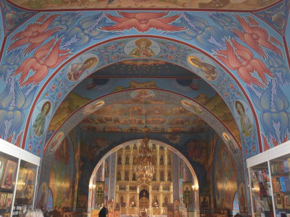 В Неделю пред Рождеством Христовым Преосвященный Владыка совершил Божественную Литургию в кафедральном соборе