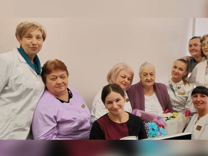 Усть-Абаканская больница проводила хирурга на заслуженный отдых