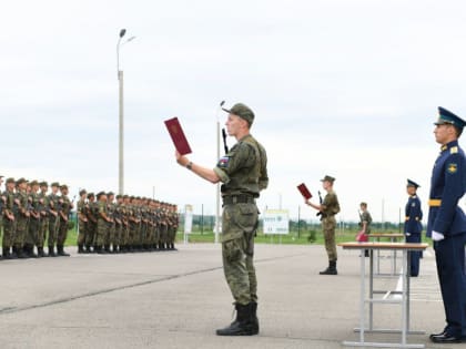 Оставайтесь верными присяге и своему воинскому долгу: Глава Хакасии поздравил студентов военной кафедры с окончанием обучения