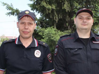 Черногорские участковые спасли человека в его же доме