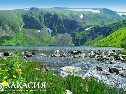 Лодка с тремя людьми перевернулась в Шушенском районе