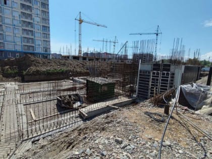 В Абакане активными темпами строится детская поликлиника в районе Арбан