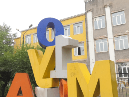 Стены, готовятся к штукатурке, полы к замене покрытия.Капитальный ремонт на 10 школе продвигается