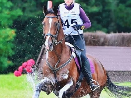 Алина Полякова взяла серебро на первенство России по конному спорту