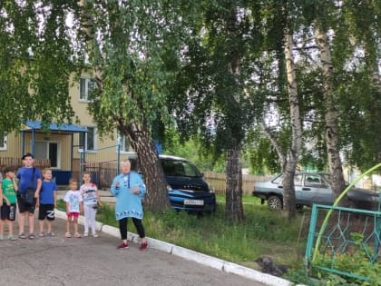 А в нашем дворе праздник!