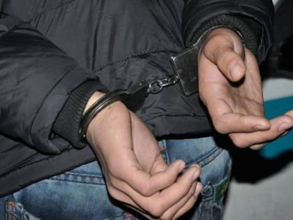 В Абакане будут судить мужчину, который ворвался в чужой дом с топором